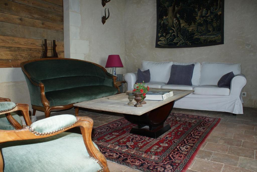 Chateau De La Fresnaye Bed & Breakfast Saint-Aubin-de-Luigne Room photo