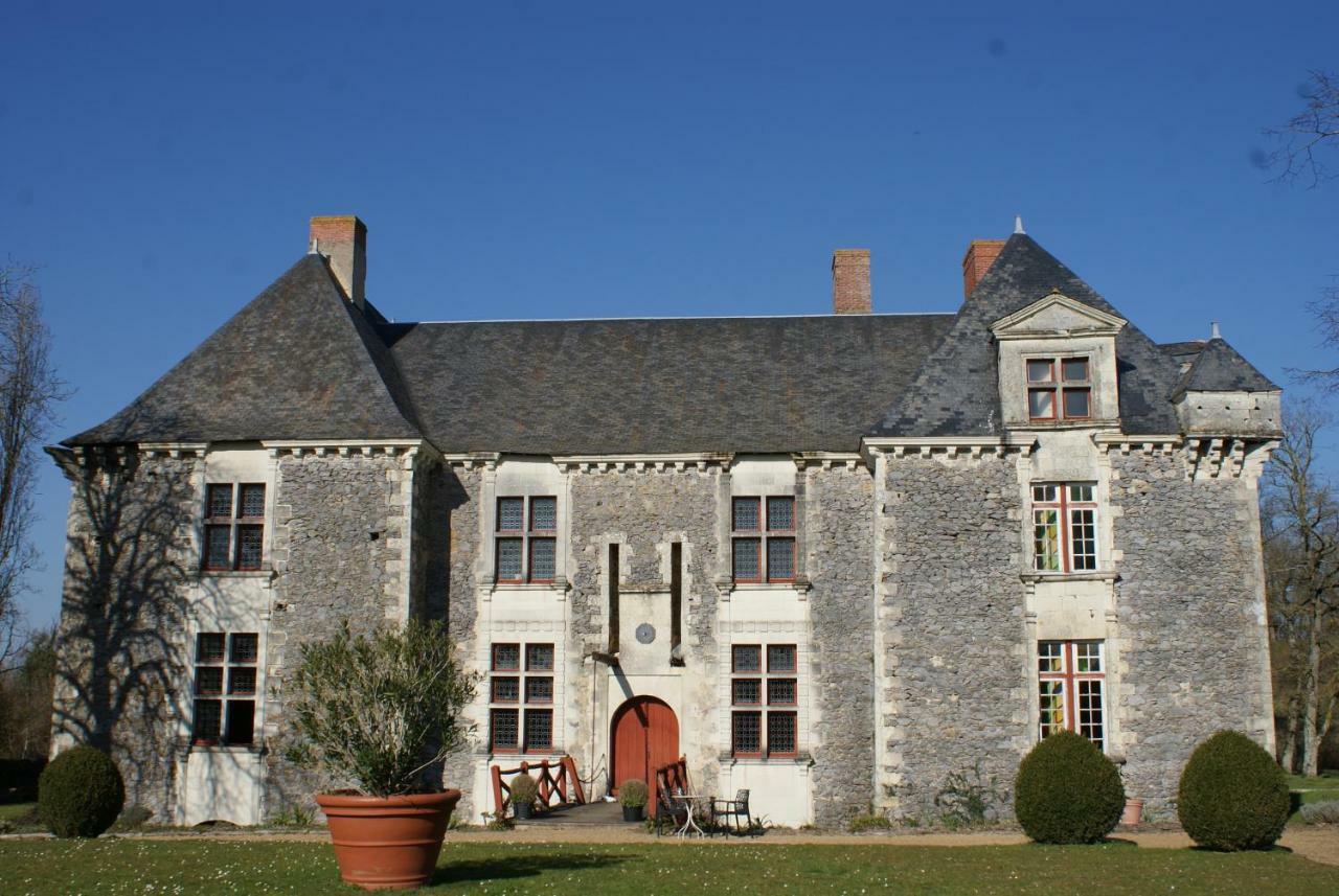 Chateau De La Fresnaye Bed & Breakfast Saint-Aubin-de-Luigne Exterior photo